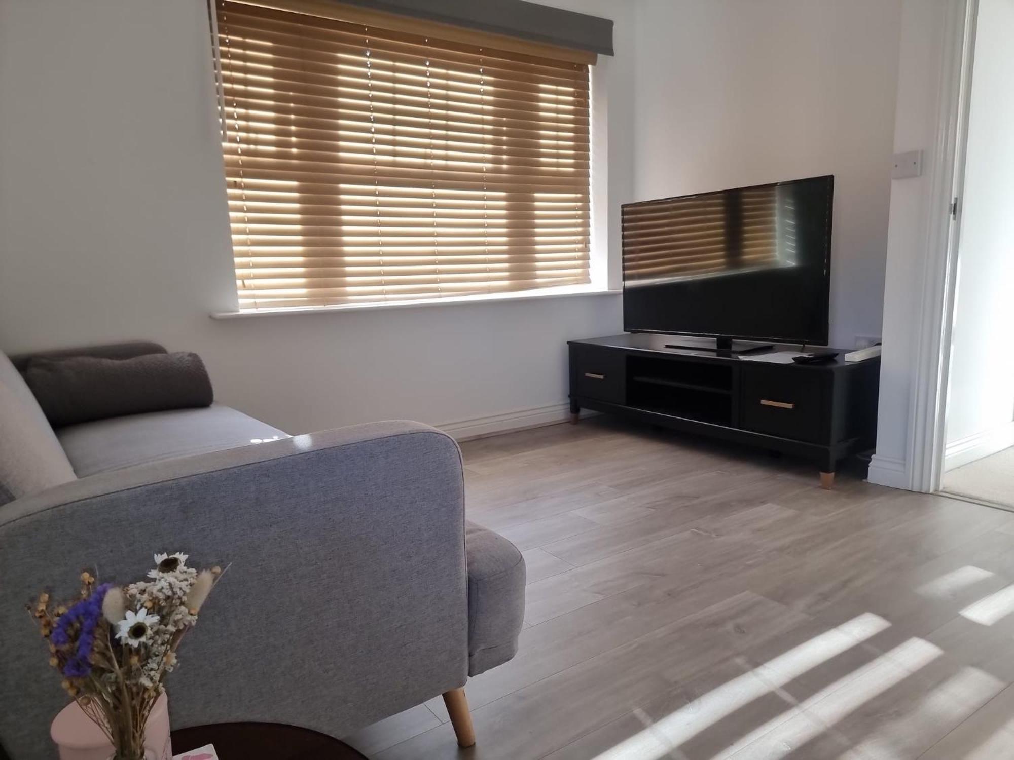 Bromley Common- Double Bedroom With En-Suite With Private Lounge In Shared Town House Extérieur photo